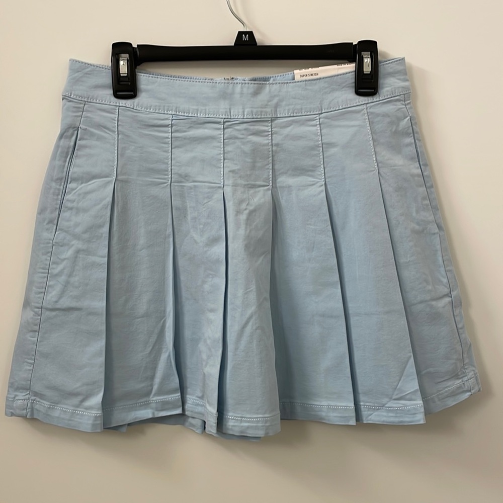 American Eagle light blue pleated skirt (NWT)